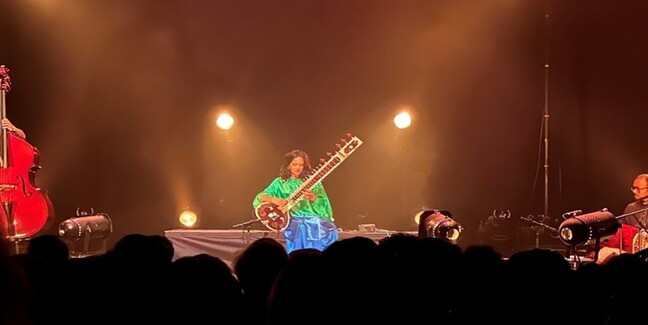 অটোয়ায় আনুশকা শংকরের সেতারের মূর্ছণা - সুলতানা শিরীন সাজি